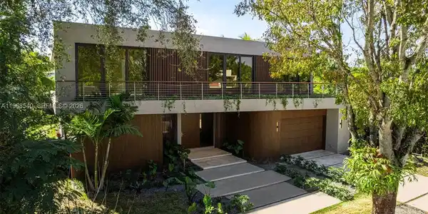 6450 SW 82nd St