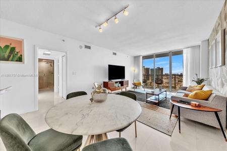 335 S Biscayne Blvd