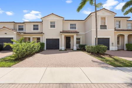 1070 NE 42nd Ave