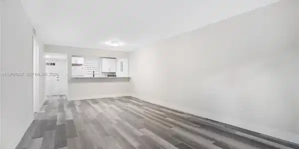 1235 Mariposa Ave