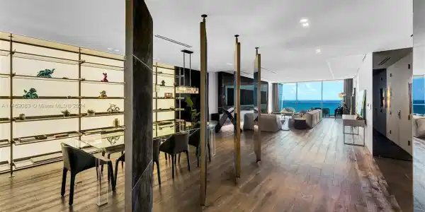 10203 Collins Ave
