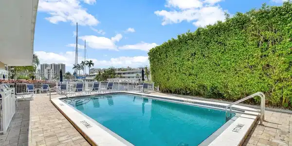 3220 Bayview
