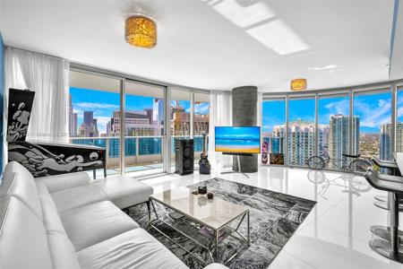 200 Biscayne Boulevard Way