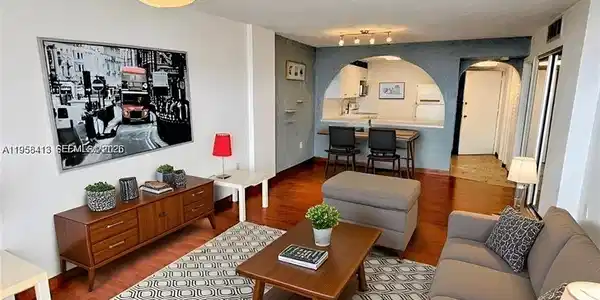 13155 Ixora Ct