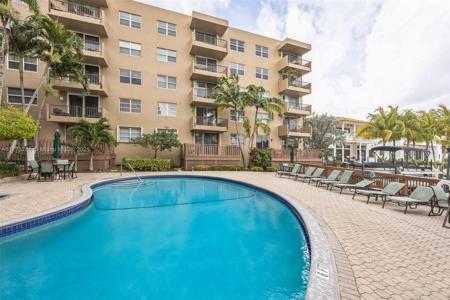 1421 S Ocean Blvd