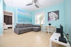 750 Collins Ave Unit 201