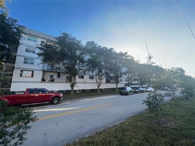 8950 NE 8th Ave Unit 402