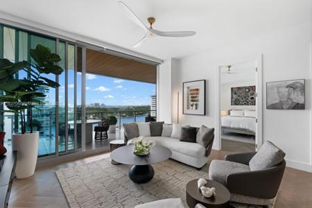 5775 Collins Ave