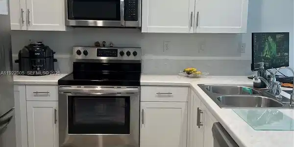 1200 SE 26th Ter