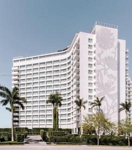 1100 West Ave