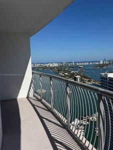 1750 N Bayshore Dr