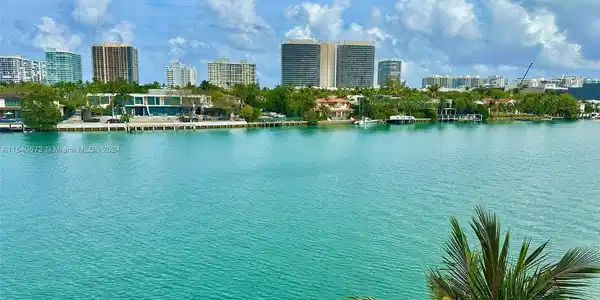 9781 E Bay Harbor