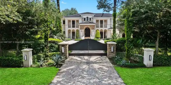 9601 SW 60 CT