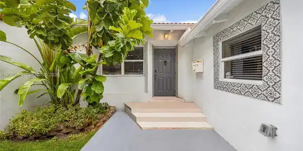 1324 Normandy Dr