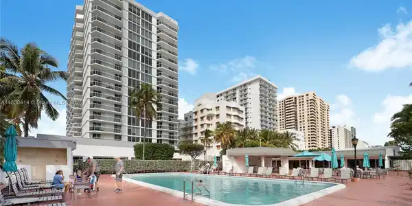 2401 Collins Ave