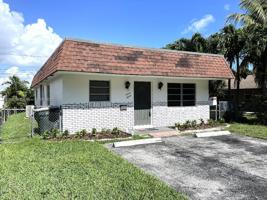 715 NE 4th Ct