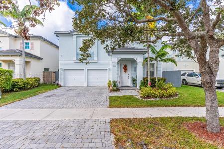 160 NE 31st Ave