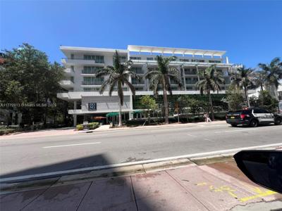6080 Collins Ave