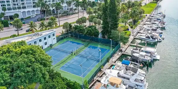 5401 Collins Ave # 13-7