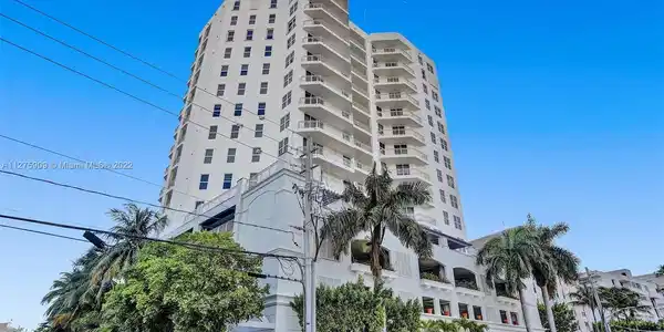 9751 E Bay Harbor Dr Unit 10D