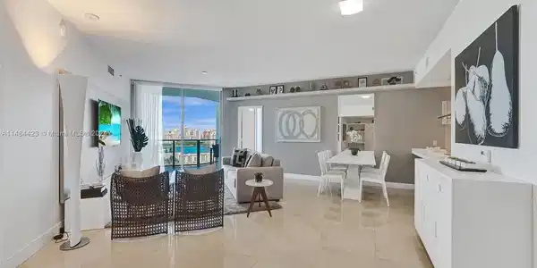17301 Biscayne Blvd
