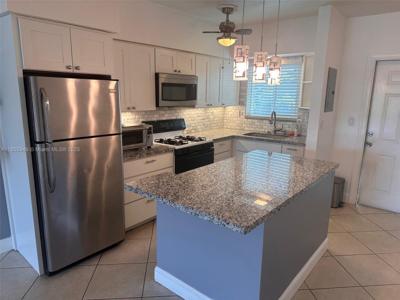 13105 Ixora Ct
