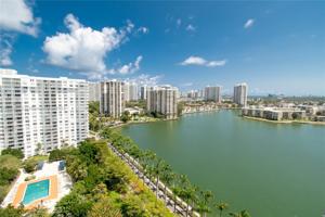 2801 NE 183rd St Unit 1914W