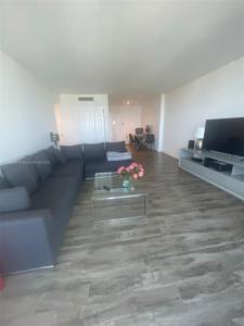 1200 West Ave