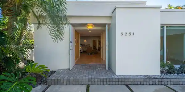 5251 La Gorce Dr