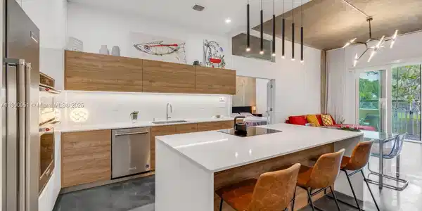 11111 Biscayne Blvd