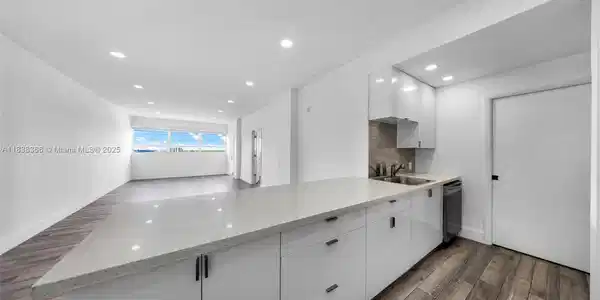 13155 Ixora Ct