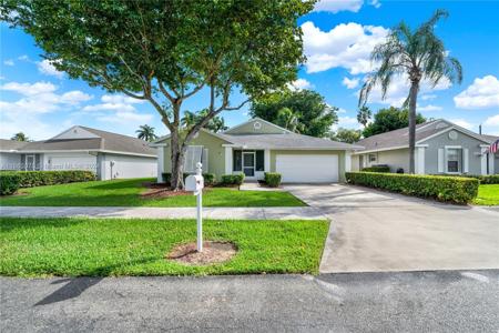527 SE 27th Dr