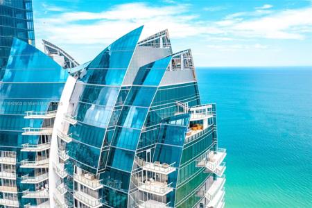 17121 Collins Ave