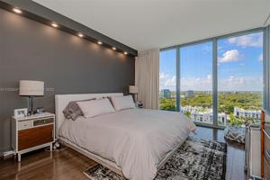 601 NE 36th St Unit 1604