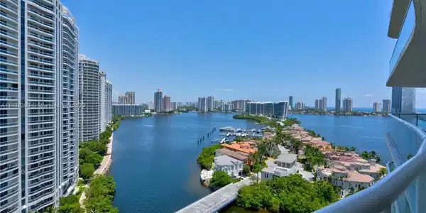 4000 Island Blvd Unit 1805