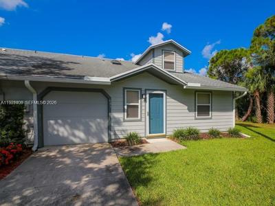 651 NE Wax Myrtle Way