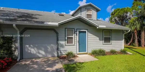 651 NE Wax Myrtle Way