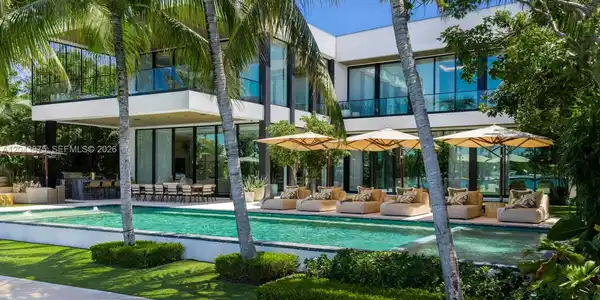 58 La Gorce Cir