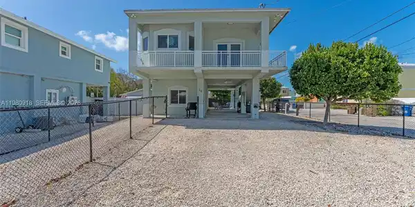 30 Coconut Dr
