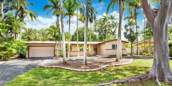 7355 SW 105th Ter