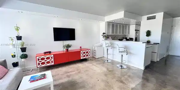 1000 West Ave
