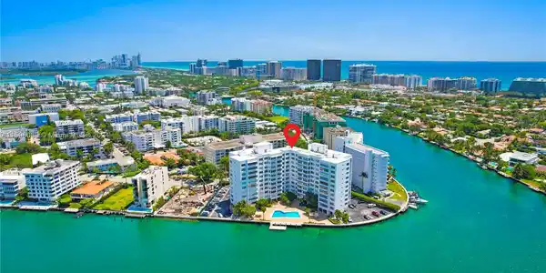 9102 W Bay Harbor Dr