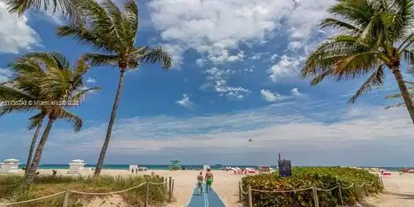 8816 Collins Ave