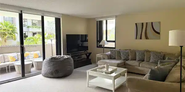 101 Crandon Blvd