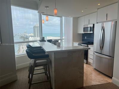 4401 Collins Ave