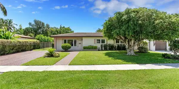 8235 SW 63 Pl