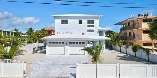 48 S Andros Rd