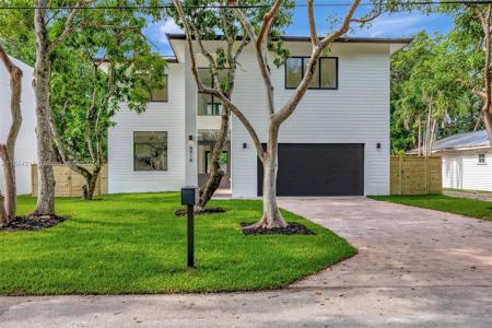 8918 SW 157 ST