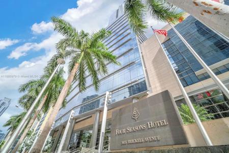 1435 Brickell Ave