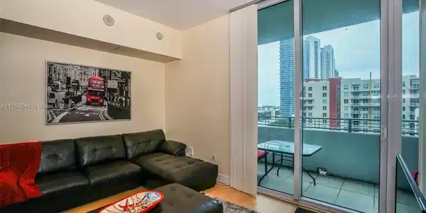 350 NE 24th St